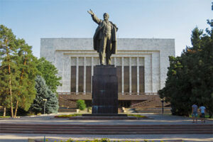 Monument to Lenin on Old Square